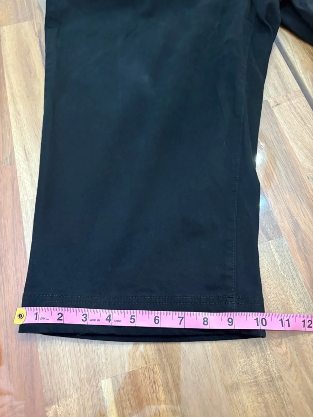 NWT Plus Size 24W Gloria Vanderbilt Black Pull Up Capri Ponte Knee Length Shorts